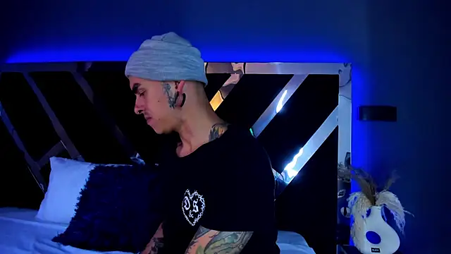 Snapshot of kaletattoo chatting on February 20, 2025, 1:36 am kaletattoo online show from February 20, 2025, 1:36 am