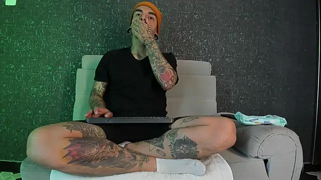 Snapshot of kaletattoo chatting on September 9, 2025, 10:57 am kaletattoo online show from September 9, 2025, 10:57 am
