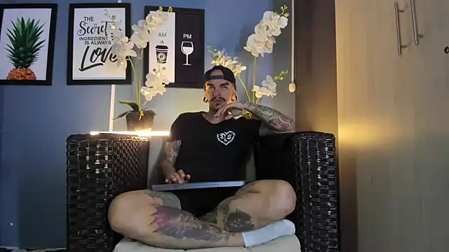 Snapshot of kaletattoo chatting on September 10, 2025, 11:20 am kaletattoo online show from September 10, 2025, 11:20 am