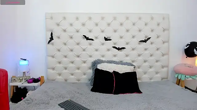 esmeralda06 online show from October 21, 2025, 4:06 pm