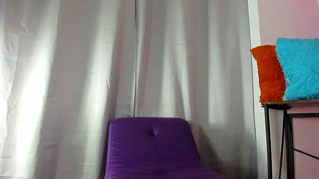 Snapshot of evaa_greey chatting on February 17, 2025, 9:21 pm evaa greey online show from February 17, 2025, 9:21 pm