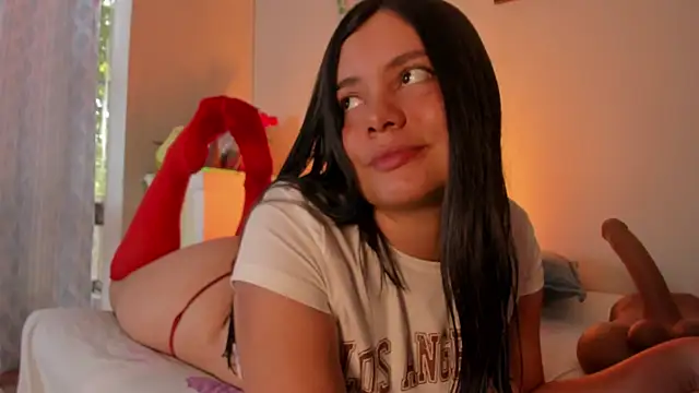 Snapshot of evaa_greey chatting on December 19, 2025, 8:11 pm evaa greey online show from December 19, 2025, 8:11 pm