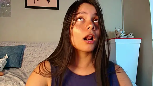 Snapshot of evaa_greey chatting on February 16, 2026, 8:07 pm evaa greey online show from February 16, 2026, 8:07 pm