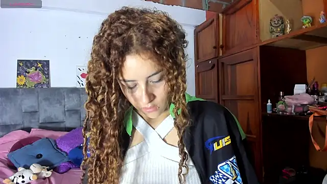 Snapshot of Isangel_ chatting on October 15, 2025, 5:06 am Isangel online show from October 15, 2025, 5:06 am