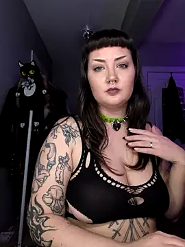 goblingirl888 online show from November 18, 2025, 8:39 am