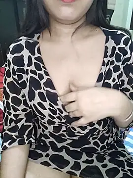 JANVI MISHRA1 online show from May 5, 2026, 6:11 pm