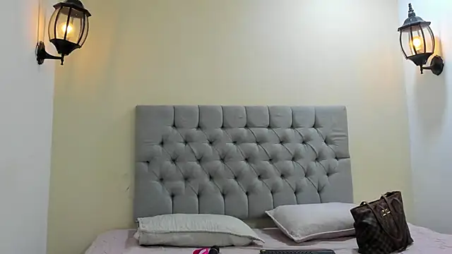 Dakkota Fox online show from November 22, 2025, 8:40 pm