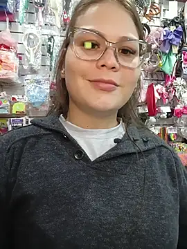 Vale Saenzz online show from November 28, 2025, 9:37 pm