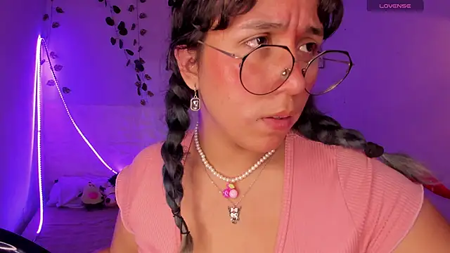 Snapshot of Ludovica6669 chatting on March 8, 2025, 12:55 am Ludovica6669 online show from March 8, 2025, 12:55 am