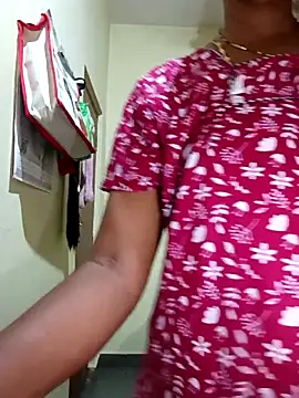 Snapshot of TeluguammayiMahi chatting on April 9, 2026, 11:00 pm TeluguammayiMahi online show from April 9, 2026, 11:00 pm