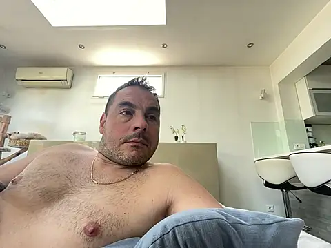 Snapshot of justeqqun chatting on May 15, 2026, 7:17 am justeqqun online show from May 15, 2026, 7:17 am