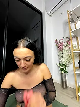 Snapshot of RaisaSalvi chatting on December 17, 2025, 2:00 pm RaisaSalvi online show from December 17, 2025, 2:00 pm