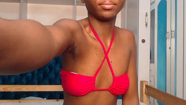 Snapshot of YoungDiva69 chatting on October 4, 2025, 11:17 pm YoungDiva69 online show from October 4, 2025, 11:17 pm