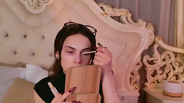 GIGI DAV online show from October 30, 2025, 9:01 pm