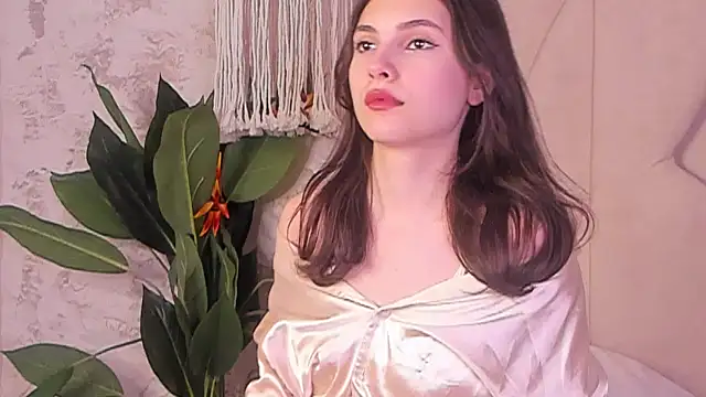 Snapshot of GIGI_DAV chatting on March 21, 2025, 10:50 am GIGI DAV online show from March 21, 2025, 10:50 am