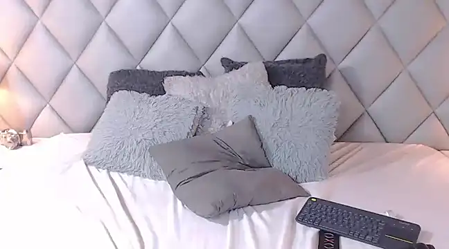 Snapshot of LalyCastro chatting on February 11, 2025, 11:01 pm LalyCastro online show from February 11, 2025, 11:01 pm