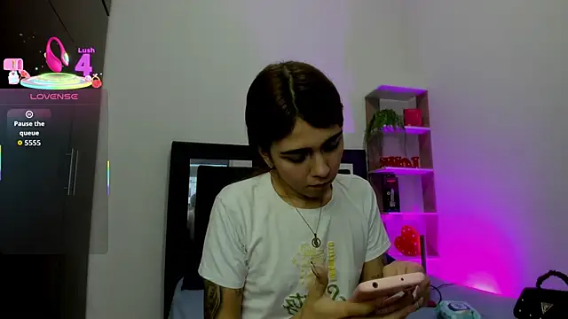 Nicol TransGirl online show from April 1, 2026, 4:25 am