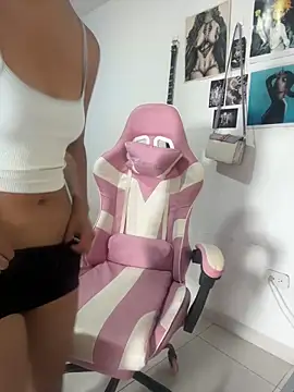Snapshot of LiLy_kIndly chatting on April 5, 2026, 7:42 pm LiLy kIndly online show from April 5, 2026, 7:42 pm