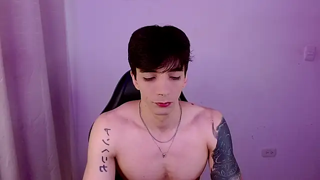 Snapshot of H3ll_B0I chatting on July 12, 2026, 11:55 am H3ll B0I online show from July 12, 2026, 11:55 am