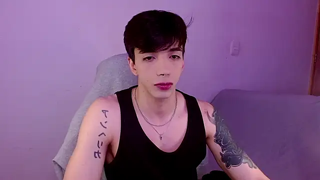 Snapshot of H3ll_B0I chatting on July 3, 2026, 6:20 am H3ll B0I online show from July 3, 2026, 6:20 am