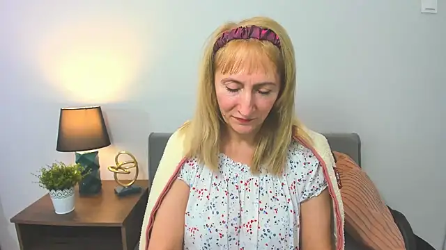 Snapshot of MargaretMilf69 chatting on February 9, 2025, 11:25 am MargaretMilf69 online show from February 9, 2025, 11:25 am