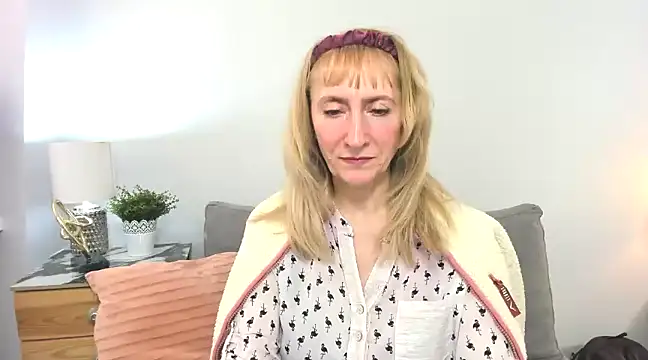 Snapshot of MargaretMilf69 chatting on March 21, 2025, 1:34 pm MargaretMilf69 online show from March 21, 2025, 1:34 pm