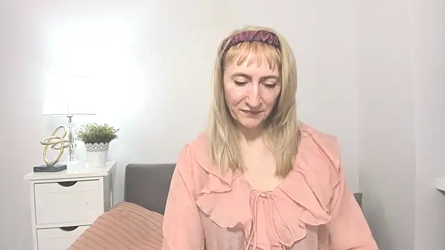Snapshot of MargaretMilf69 chatting on March 14, 2025, 4:30 pm MargaretMilf69 online show from March 14, 2025, 4:30 pm