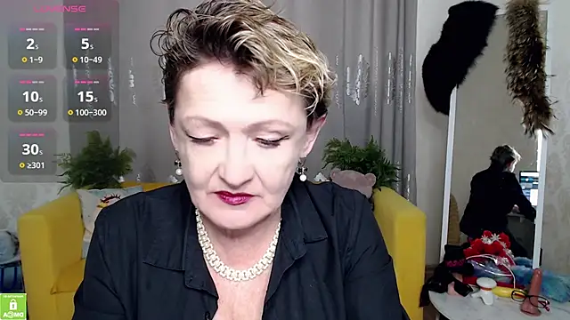 Snapshot of SexyGrandma_ chatting on February 26, 2026, 6:02 am SexyGrandma online show from February 26, 2026, 6:02 am