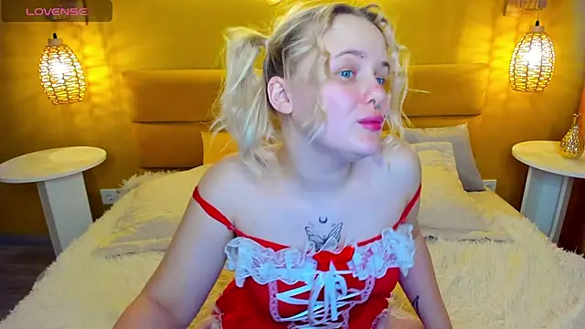 PamelaLloyd online show from March 20, 2025, 4:40 am