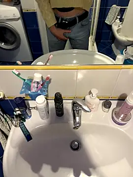 Milleseghe99 online show from November 29, 2025, 1:50 am