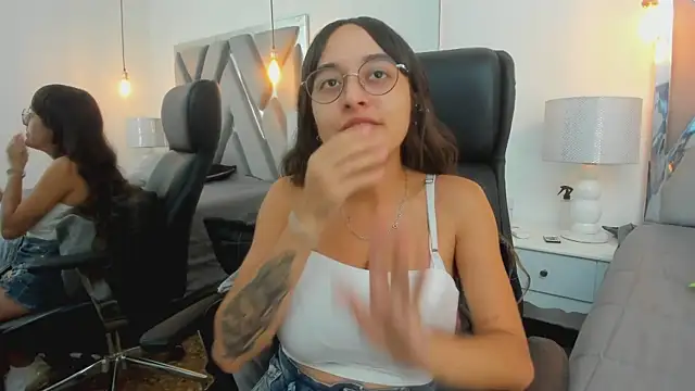 MelodyWinx online show from October 21, 2025, 8:30 pm