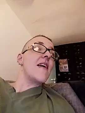 Astrid-Gilbert online show from February 3, 2025, 8:03 pm