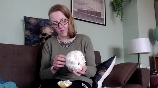 Astrid-Gilbert online show from February 25, 2025, 11:21 am