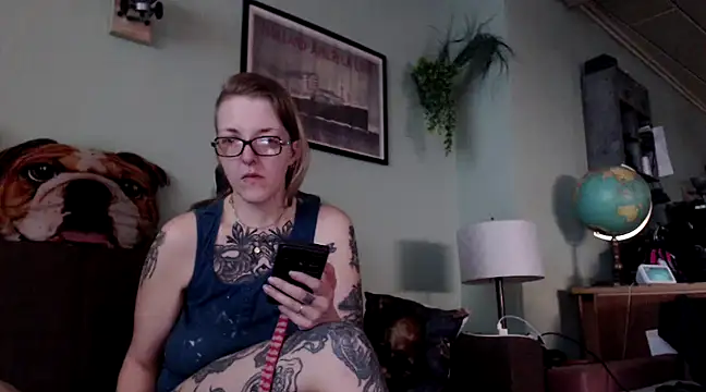 Astrid-Gilbert online show from March 2, 2025, 9:32 am