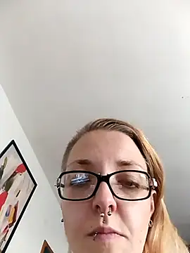 Astrid-Gilbert online show from September 27, 2025, 9:48 am