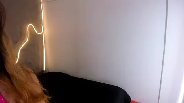 Snapshot of Shanntal_ chatting on January 31, 2026, 7:56 pm Shanntal online show from January 31, 2026, 7:56 pm