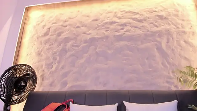 Snapshot of Shanntal_ chatting on February 28, 2026, 12:27 pm Shanntal online show from February 28, 2026, 12:27 pm