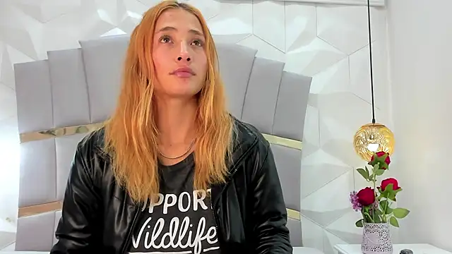 Snapshot of zoe_taylorr1 chatting on March 8, 2025, 10:43 am zoe taylorr1 online show from March 8, 2025, 10:43 am