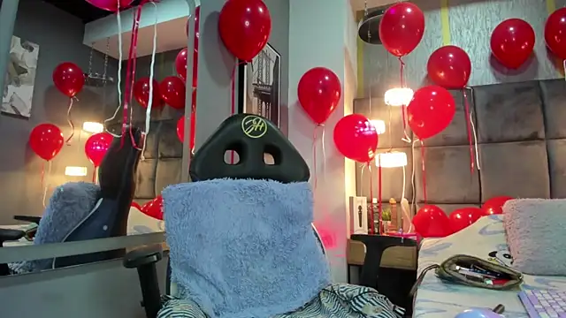 zoe taylorr1 online show from February 14, 2026, 12:16 pm