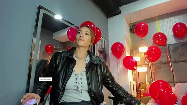 zoe taylorr1 online show from February 15, 2026, 11:31 am