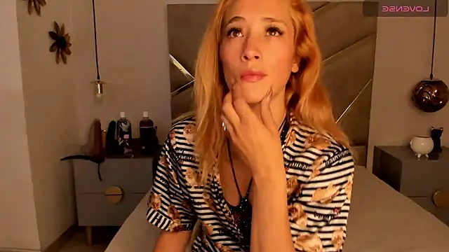 Snapshot of zoe_taylorr1 chatting on February 19, 2025, 2:44 am zoe taylorr1 online show from February 19, 2025, 2:44 am
