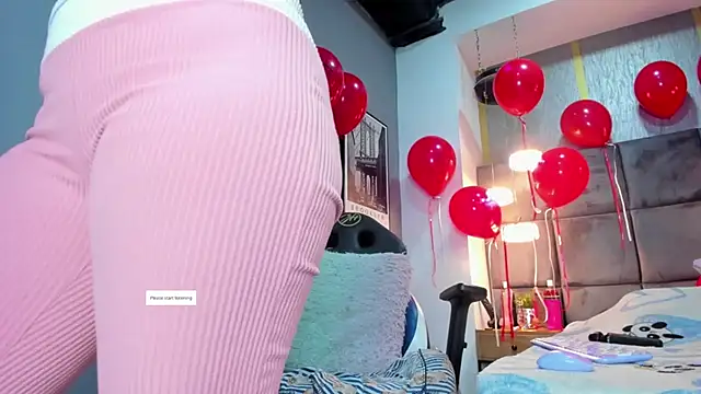 zoe taylorr1 online show from February 21, 2026, 11:23 am