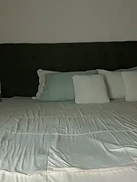 sofiaxox online show from May 27, 2026, 2:08 am