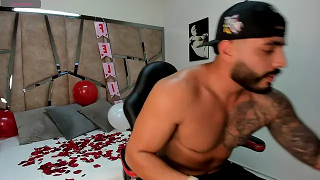 Snapshot of LeandroRusso chatting on February 14, 2025, 8:05 pm LeandroRusso online show from February 14, 2025, 8:05 pm