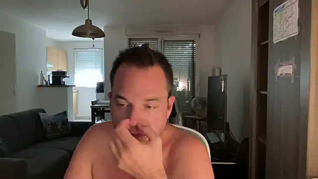 Funnyjul31 online show from September 10, 2025, 4:06 pm