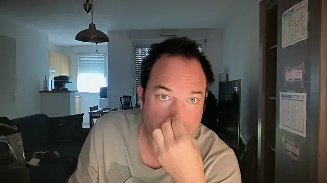 Funnyjul31 online show from November 28, 2025, 11:10 am