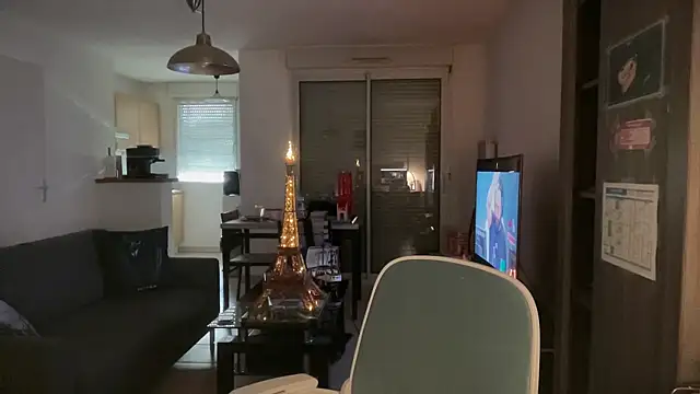 Funnyjul31 online show from April 9, 2026, 4:46 pm