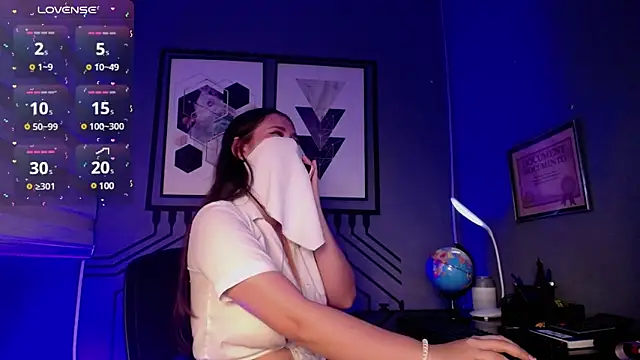 Snapshot of LeilaRasi chatting on February 8, 2025, 1:43 am LeilaRasi online show from February 8, 2025, 1:43 am