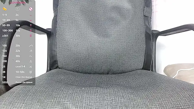 Luna-Naughty online show from October 17, 2025, 5:59 pm