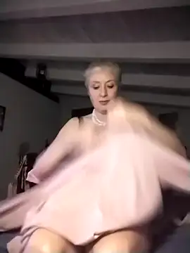 divinaerotica online show from February 9, 2026, 4:38 pm